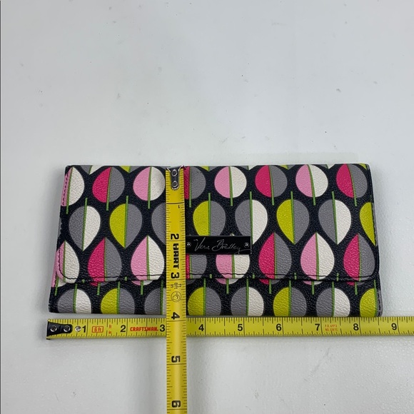 Vera Bradley Moon Drops Pink and Green Pattern wallet Magnet Close ID pocket NEW - Picture 11 of 12